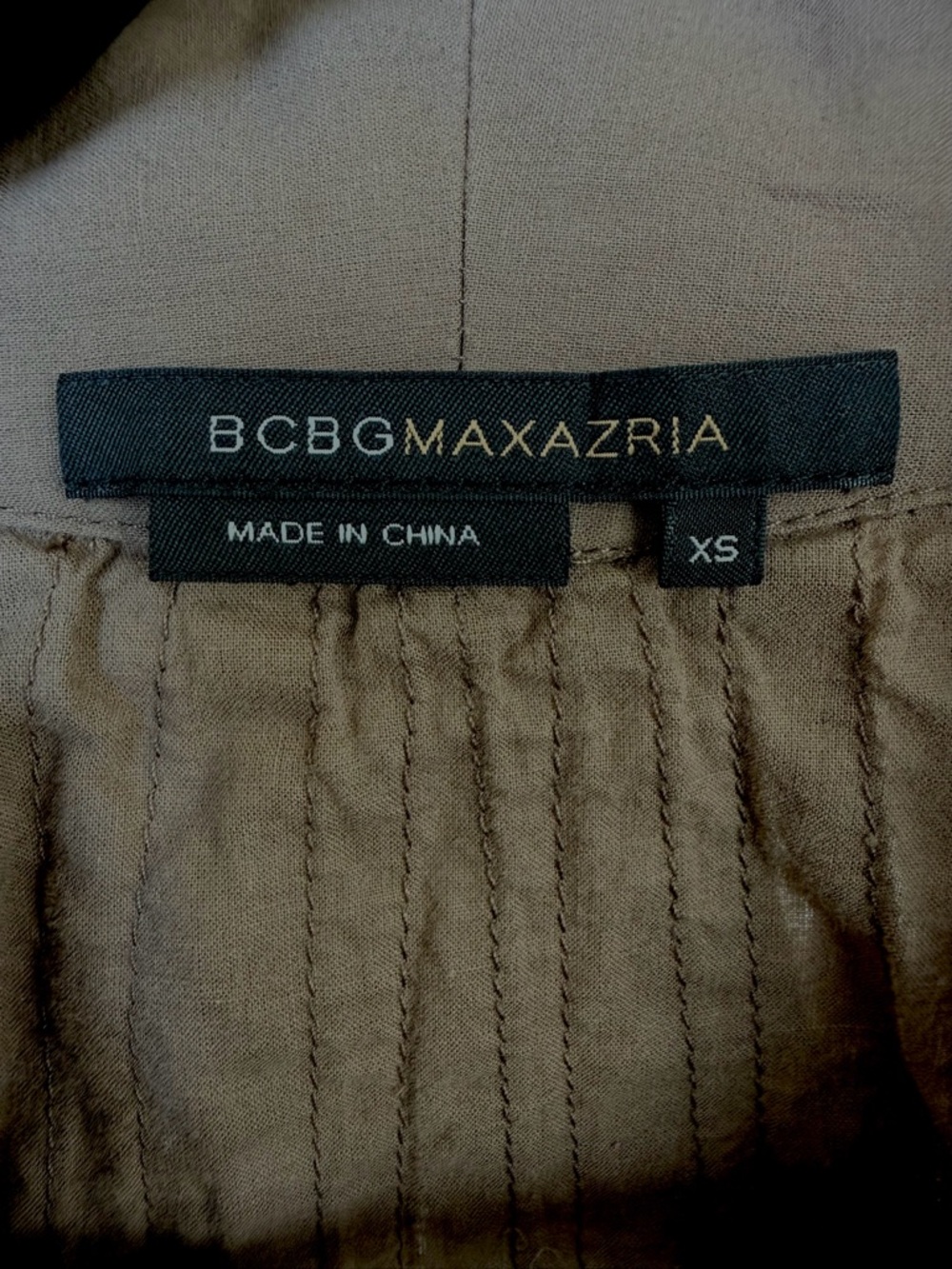 BCBGMaxAzria Brown Textured Short Sleeve Blouse with Pleated Front - Picture 3 of 4